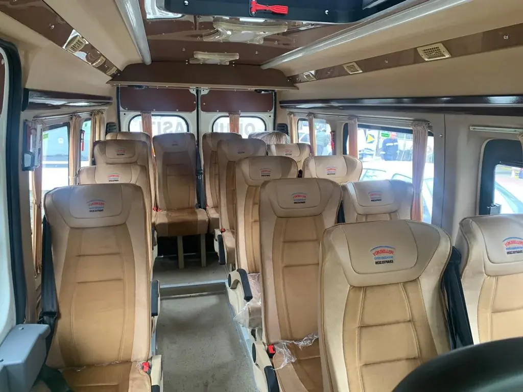 Servis minibüsü iç